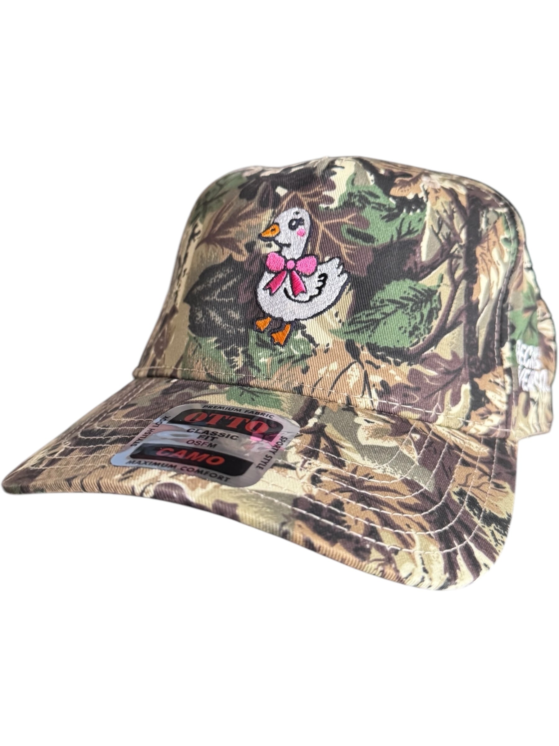 GOOSE WEARING BOW HAT